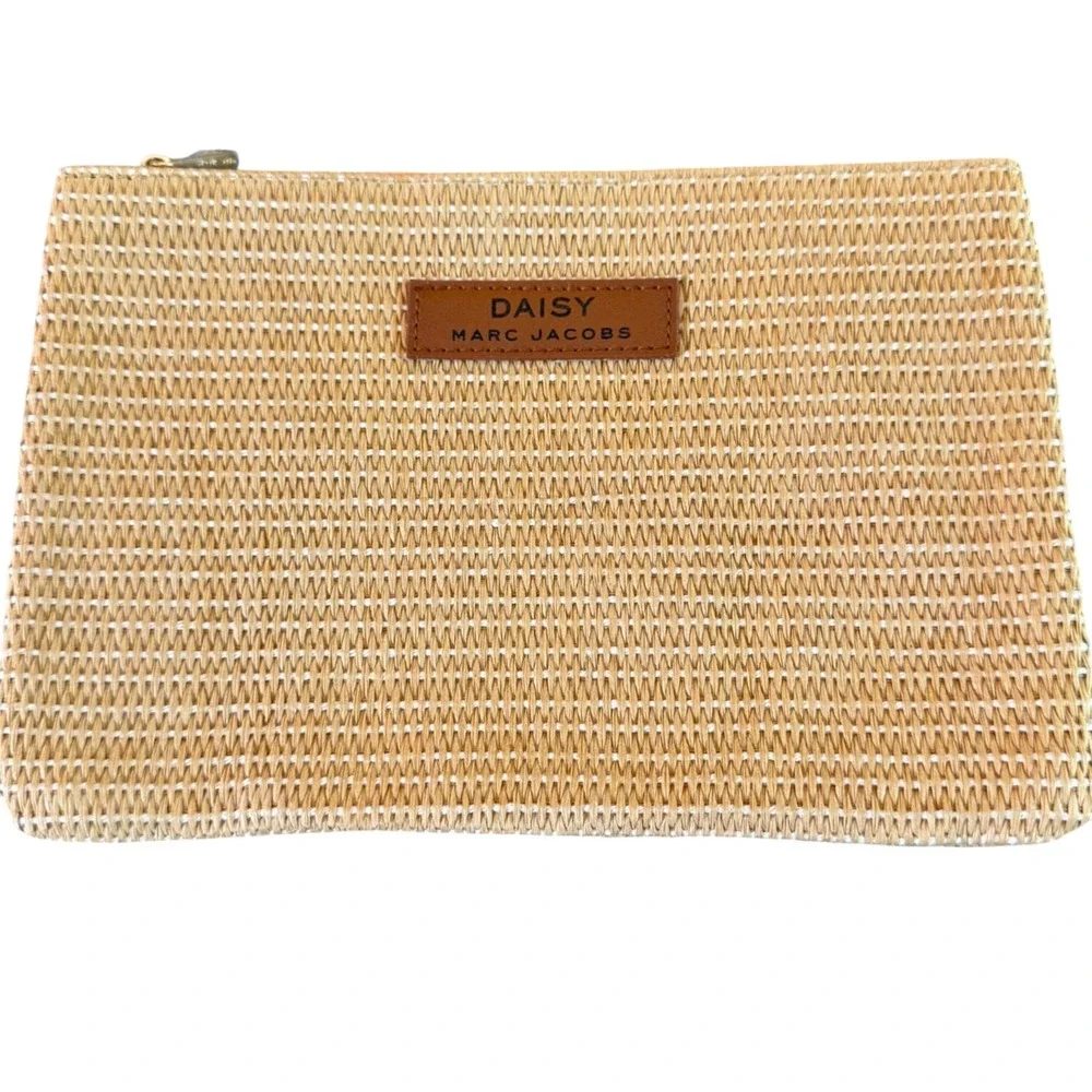 Marc Jacobs Women Pouch OS Tan Woven Straw Zip Cosmetic Bag Beachy Boho Travel